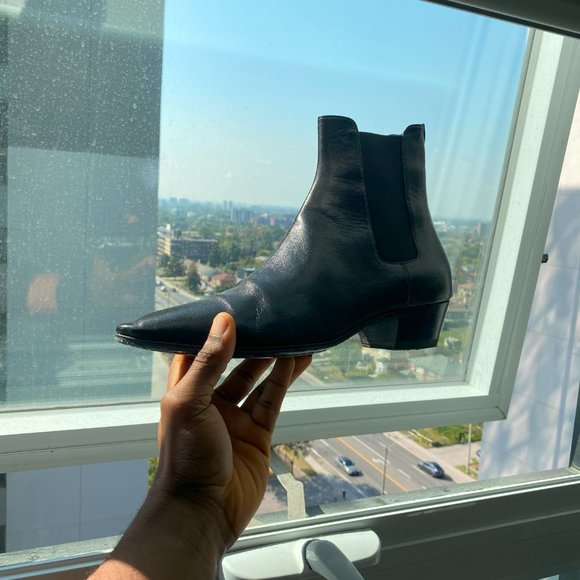 Saint laurent west deals chelsea leather booties